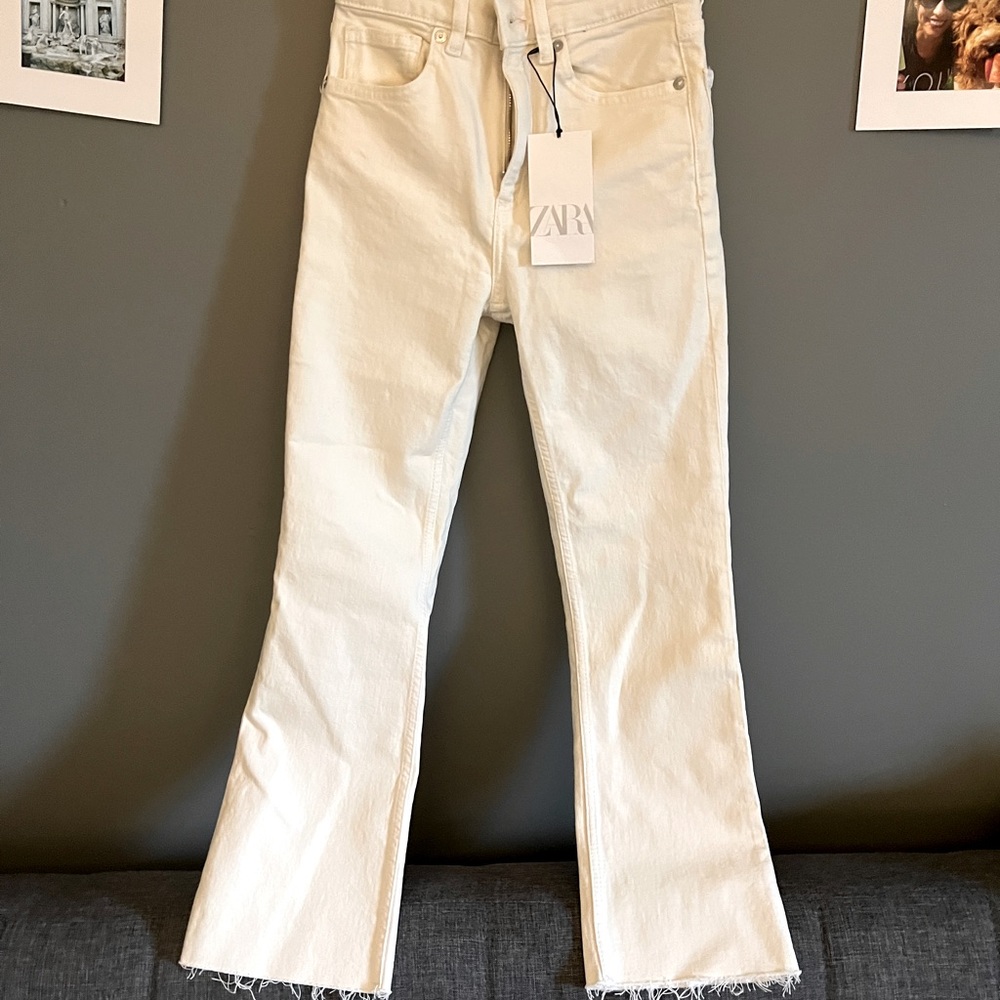 Zara cropped flare off-white jeans size 4